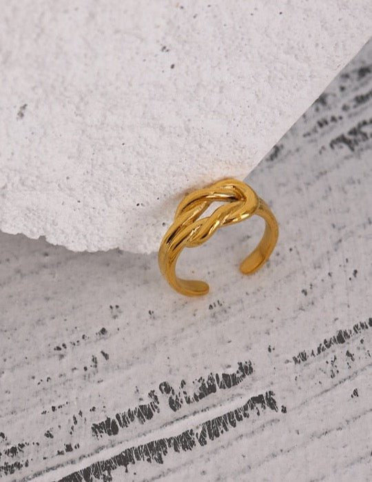 Double Knot Ring